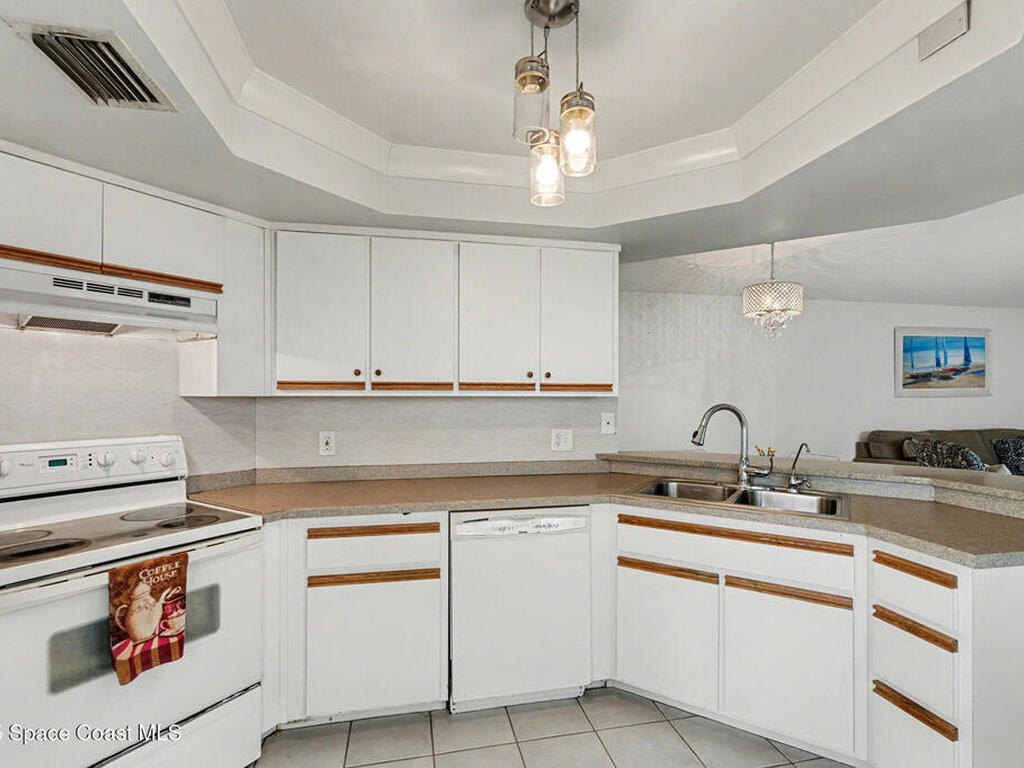 904 Maplewood Court, Melbourne, FL 32940