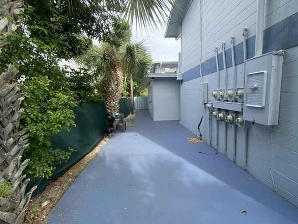 7165 Ridgewood Avenue, Cape Canaveral, FL 32920