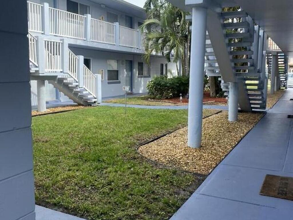 7165 Ridgewood Avenue, Cape Canaveral, FL 32920