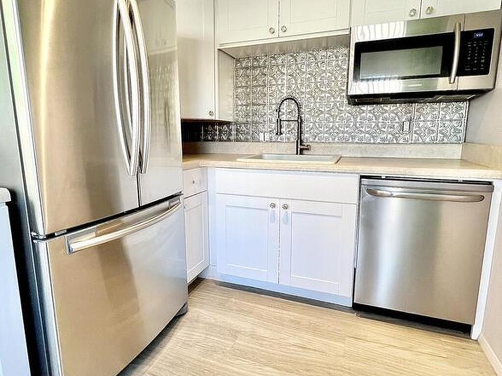 7165 Ridgewood Avenue, Cape Canaveral, FL 32920