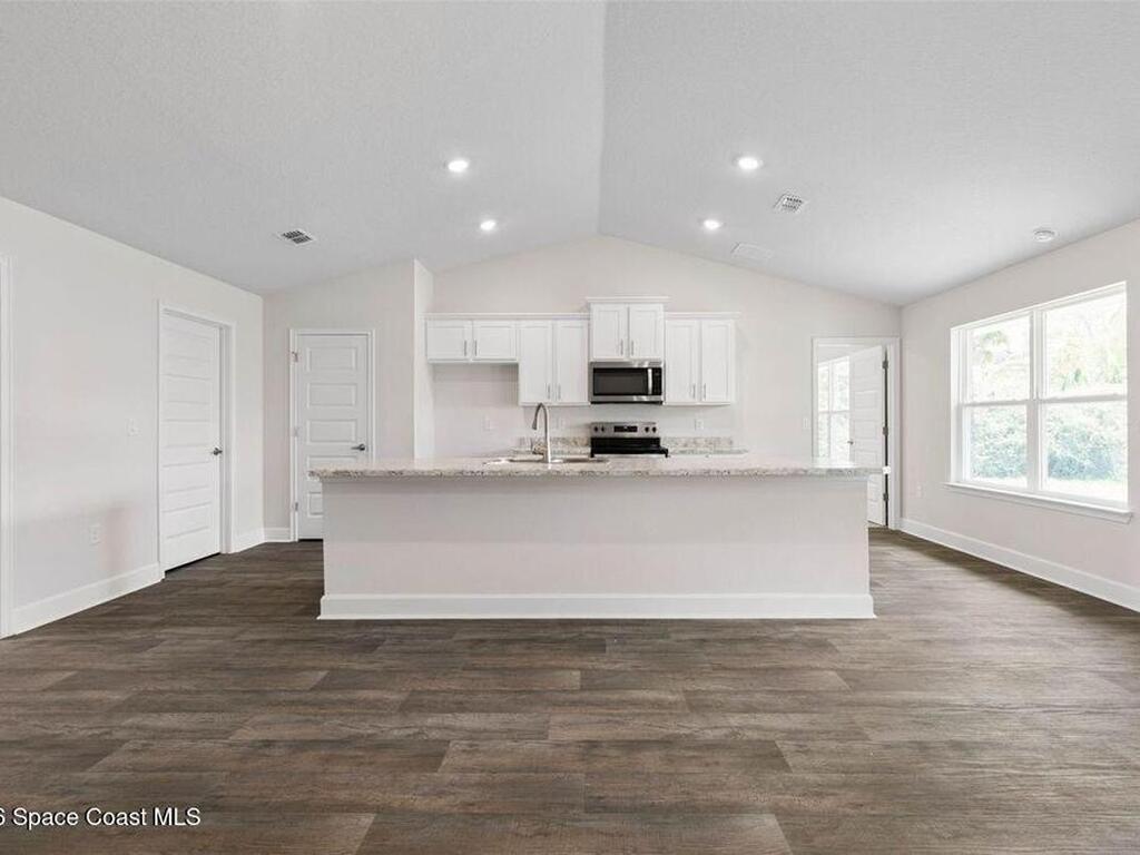 962 Seneca Avenue, Sebastian, FL 32958