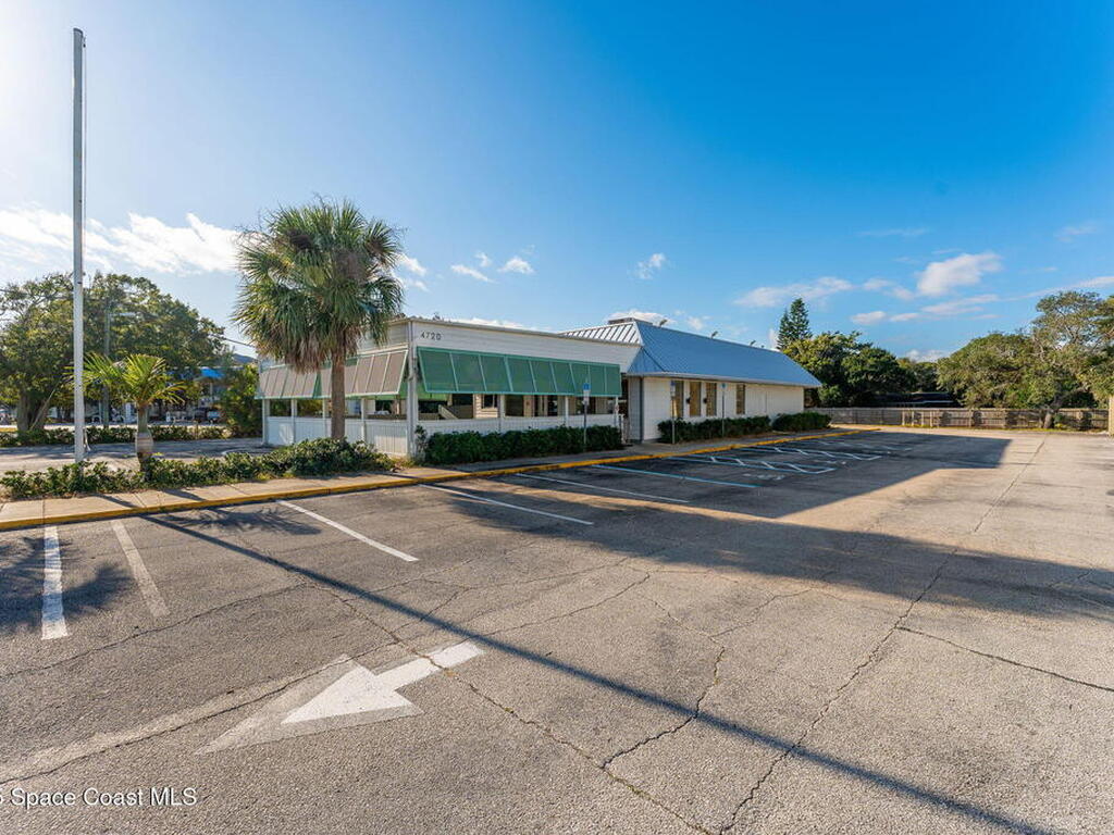 4720 Dixie Highway, Palm Bay, FL 32905