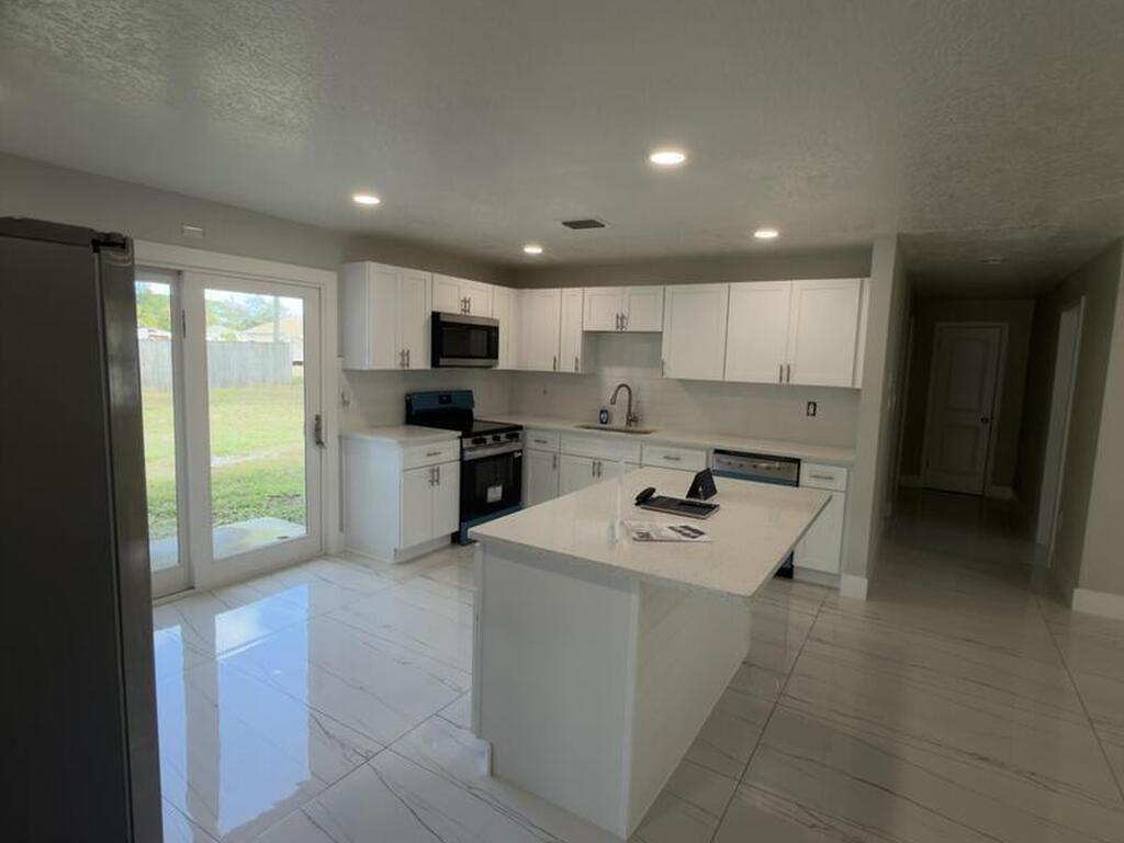 363 Royal Street, Palm Bay, FL 32909