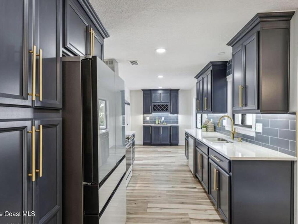 1190 Yacht Club Blvd, Indian Harbour Beach, FL 32937