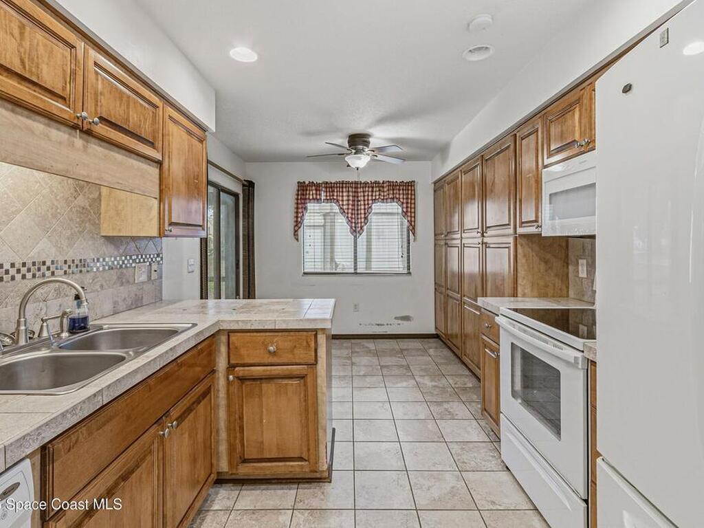 9022 Brighton Court, Melbourne, FL 32904