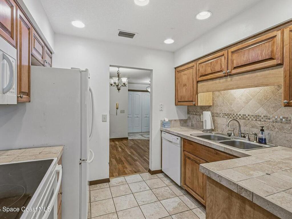 9022 Brighton Court, Melbourne, FL 32904