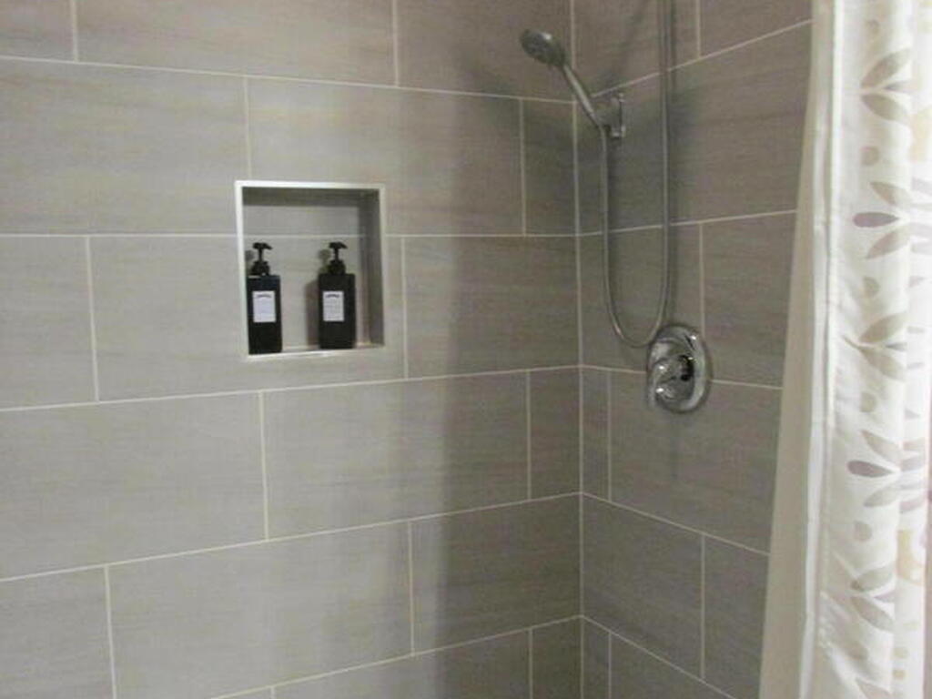 1850 Charlesmont Drive, Melbourne, FL 32903