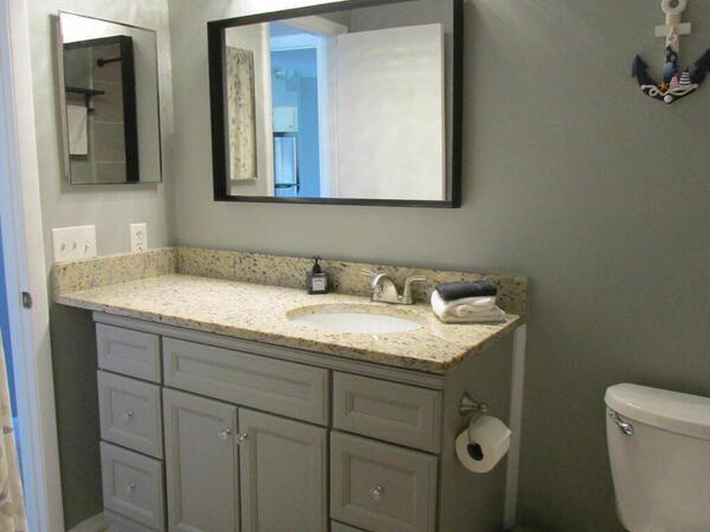 1850 Charlesmont Drive, Melbourne, FL 32903