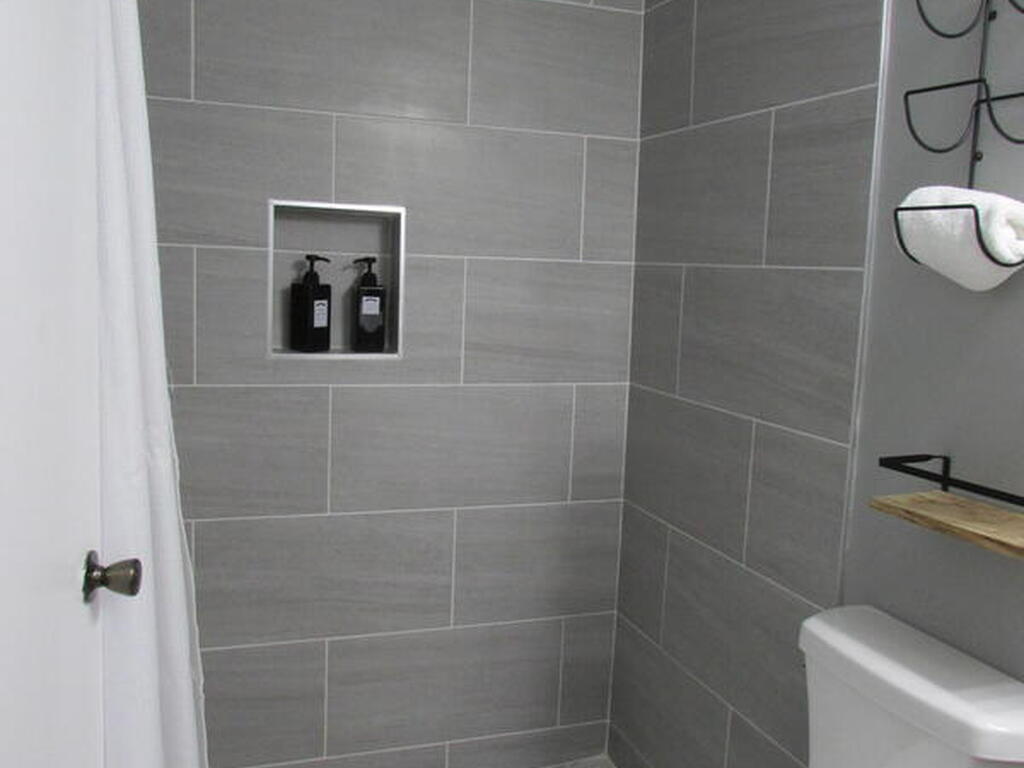 1850 Charlesmont Drive, Melbourne, FL 32903