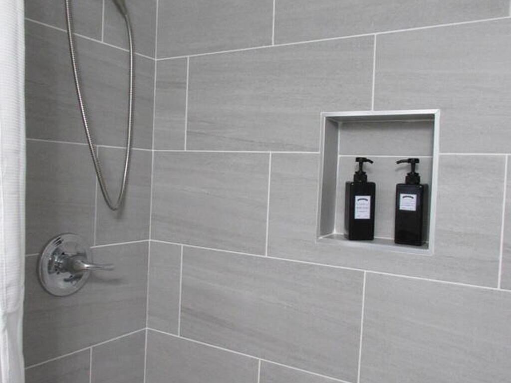 1850 Charlesmont Drive, Melbourne, FL 32903