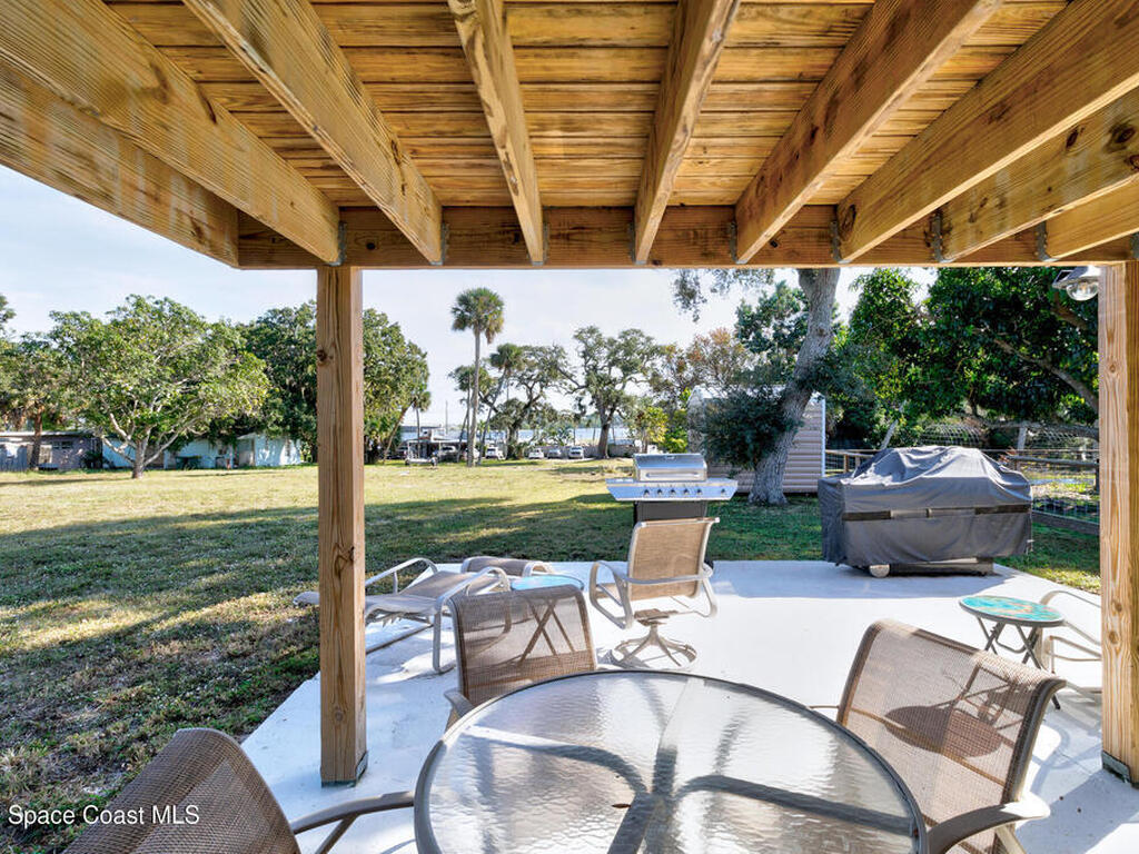 4055 Palm Avenue, Micco, FL 32976