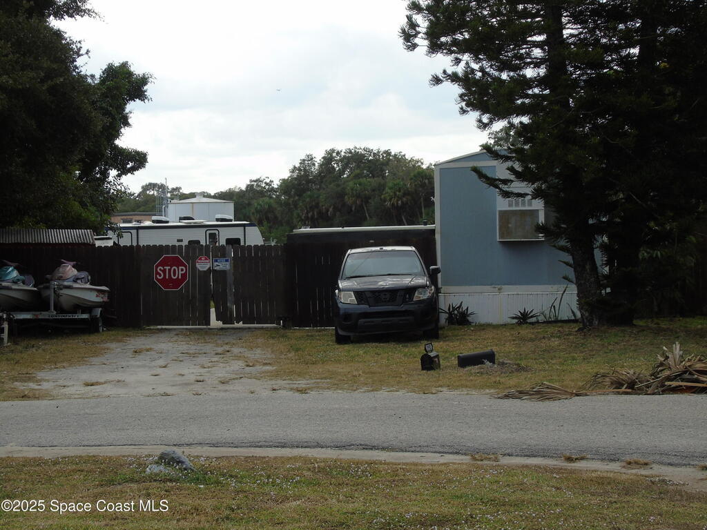 2952 Century Oaks Circle, Malabar, FL 32950