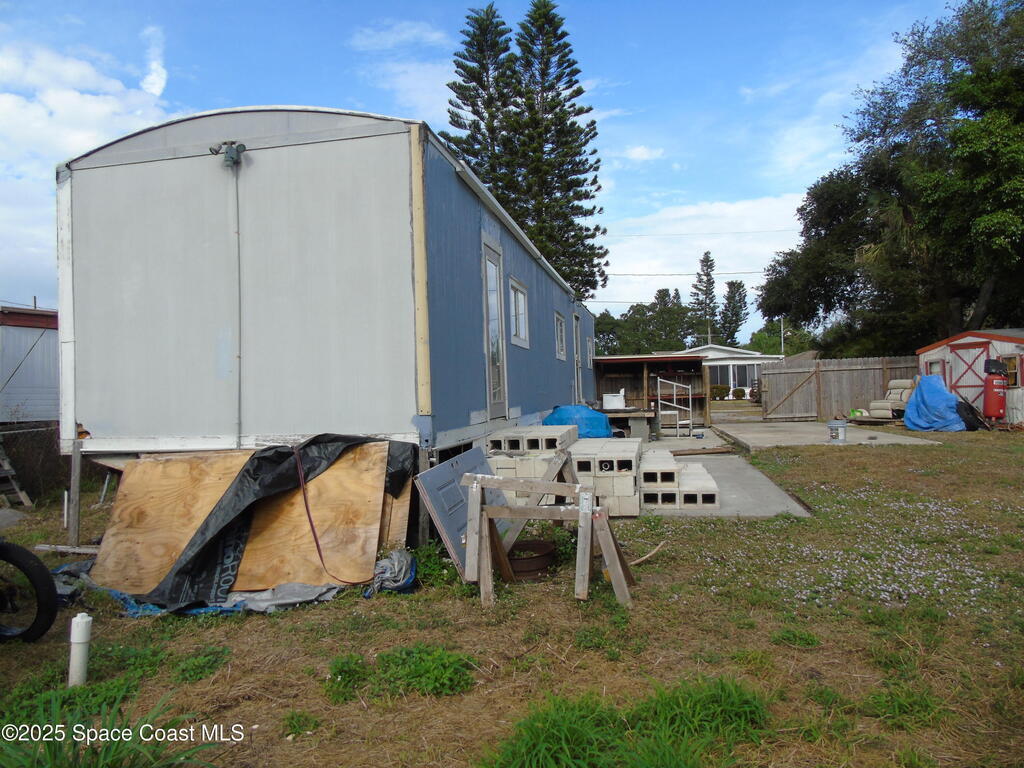 2952 Century Oaks Circle, Malabar, FL 32950