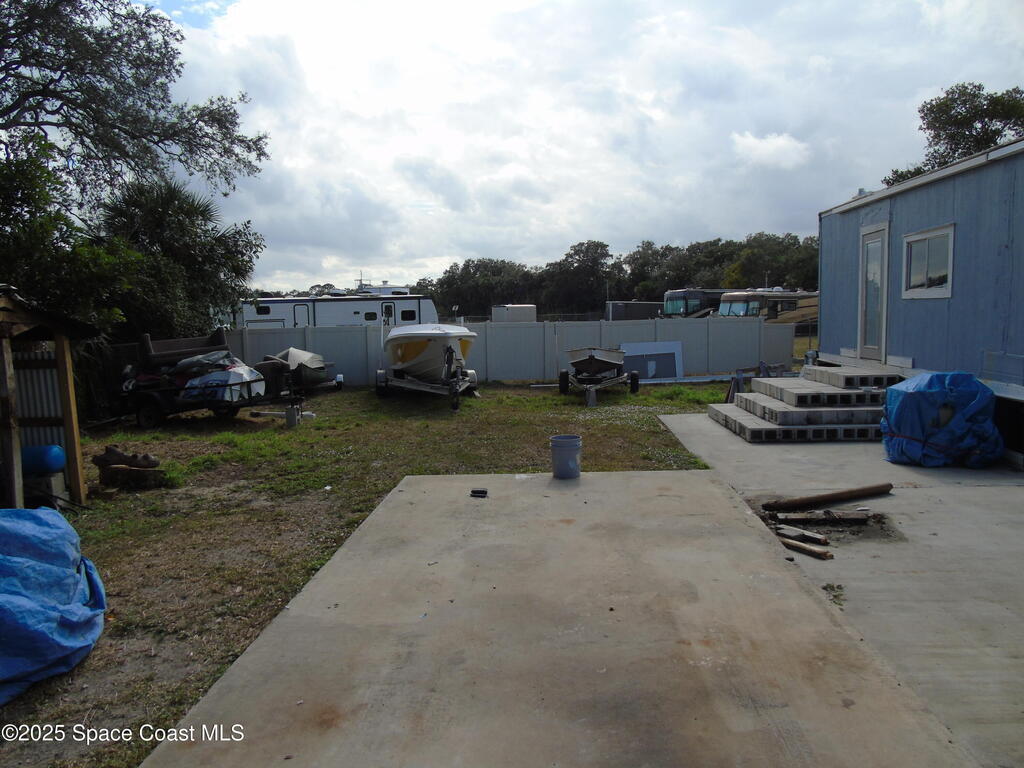 2952 Century Oaks Circle, Malabar, FL 32950