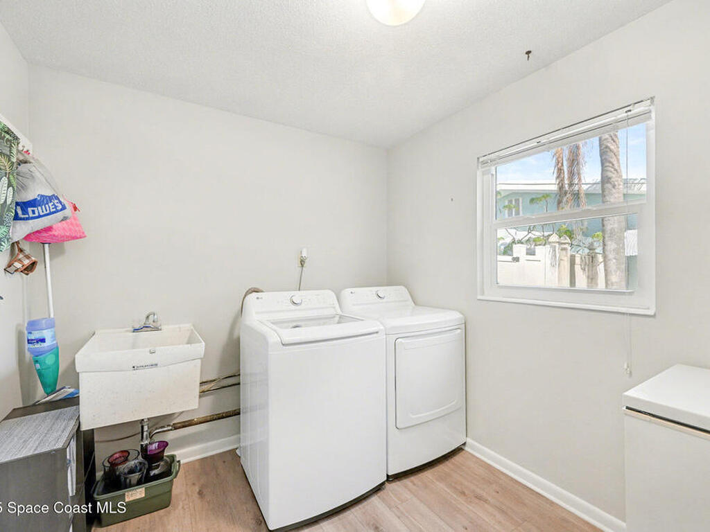 210 Villa Del Mar Way, Satellite Beach, FL 32937