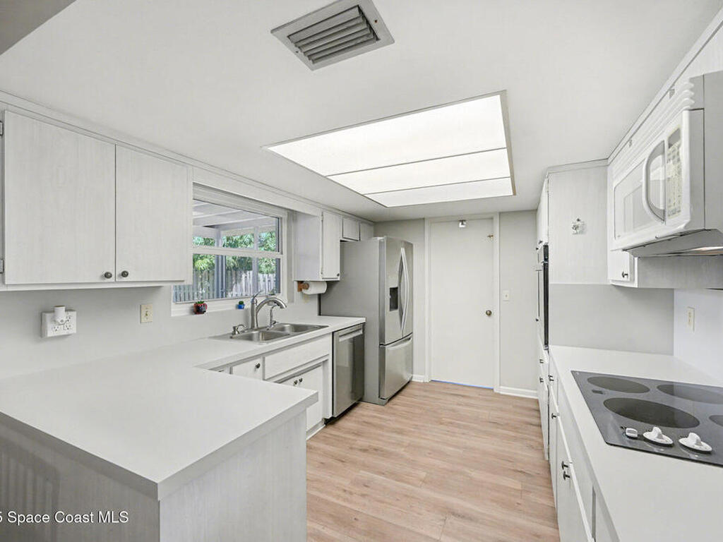 210 Villa Del Mar Way, Satellite Beach, FL 32937