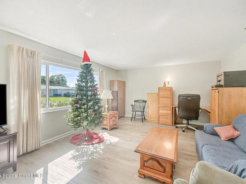 210 Villa Del Mar Way, Satellite Beach, FL 32937