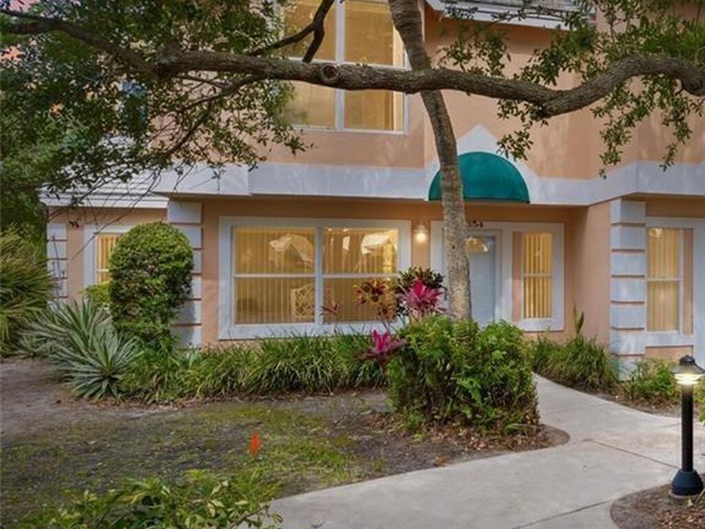 1354 Coral Park Ln, Vero Beach, FL 32963