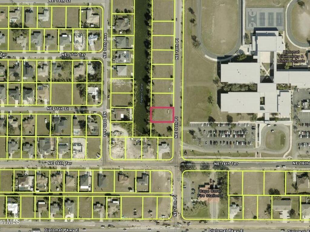 1628 NE 10th Place, Cape Coral, FL 33914