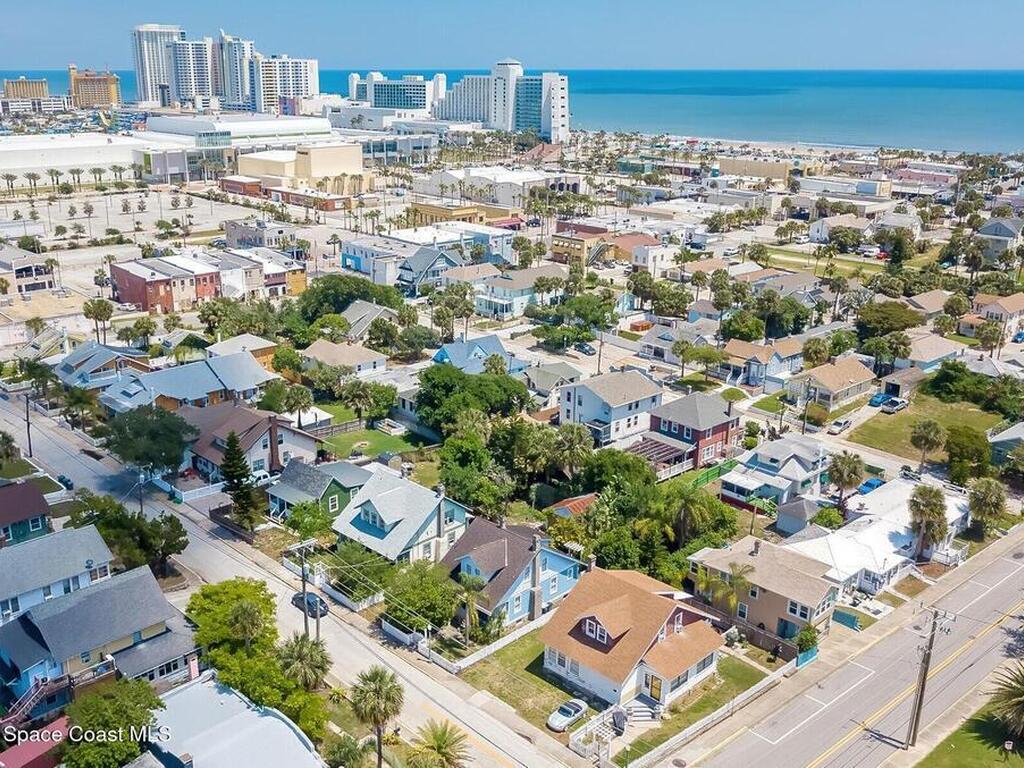 43 S Hollywood Avenue, Daytona Beach, FL 32118