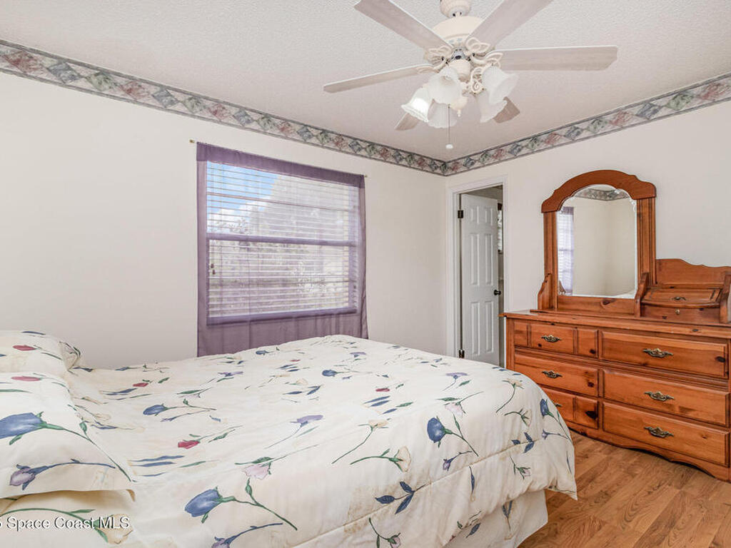 660 SE Grandeur Street, Palm Bay, FL 32909