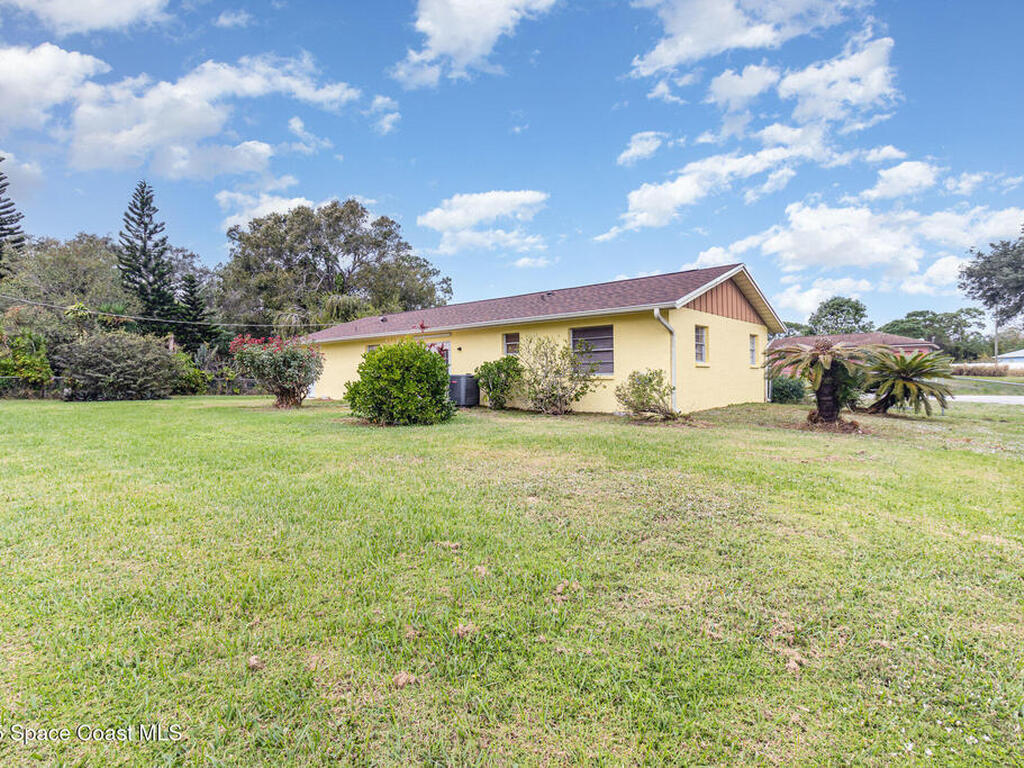 660 SE Grandeur Street, Palm Bay, FL 32909