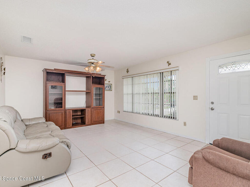 660 SE Grandeur Street, Palm Bay, FL 32909