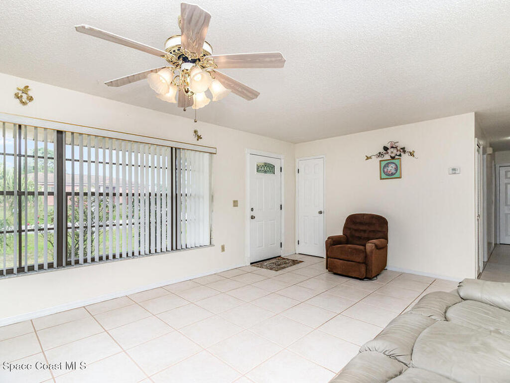 660 SE Grandeur Street, Palm Bay, FL 32909