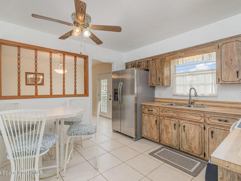 660 SE Grandeur Street, Palm Bay, FL 32909