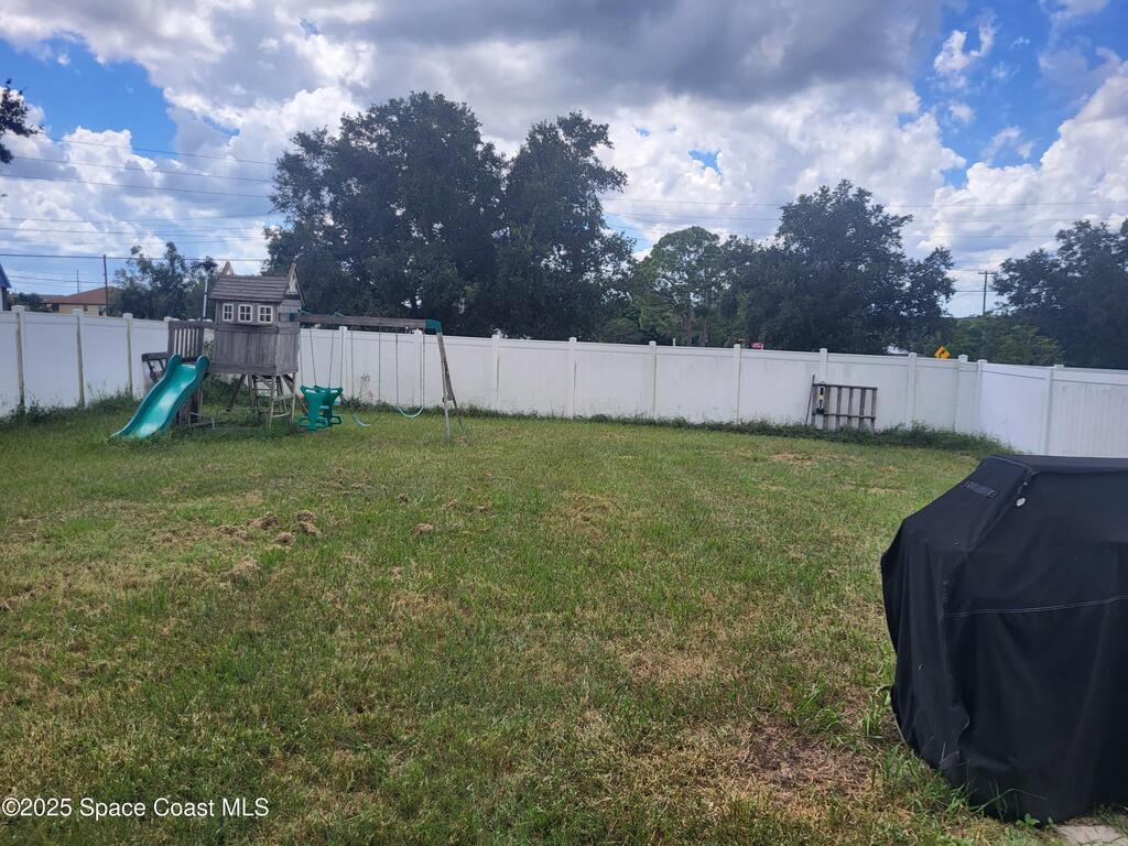 645 Chicago Way, Dundee, FL 33838