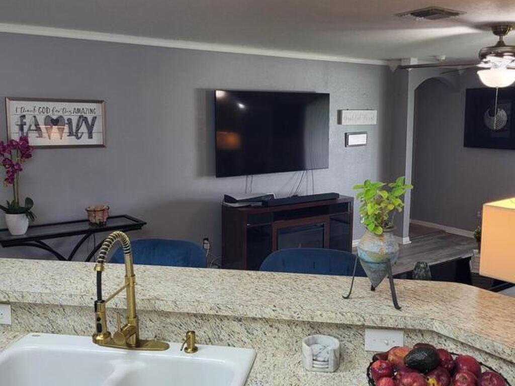 645 Chicago Way, Dundee, FL 33838