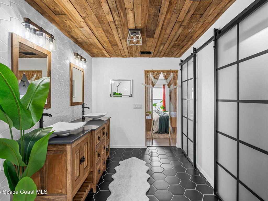 2013 Sorento Circle, Melbourne, FL 32904