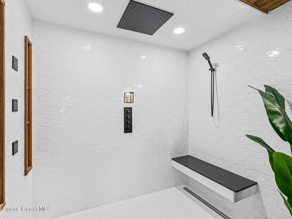 2013 Sorento Circle, Melbourne, FL 32904