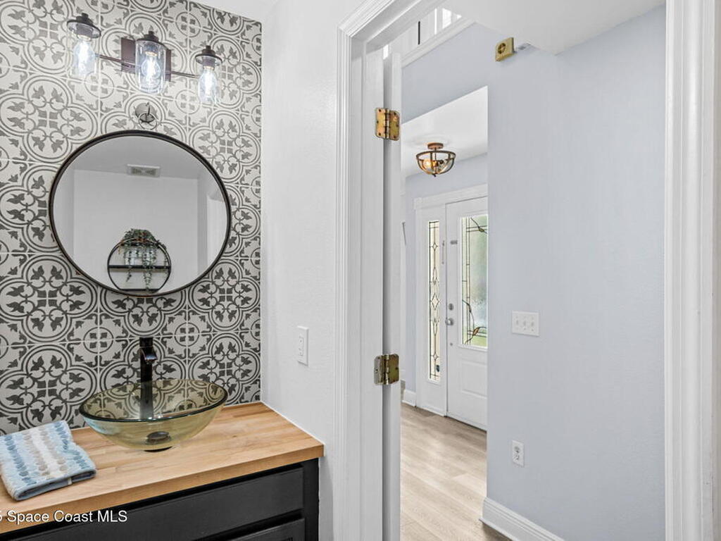 2013 Sorento Circle, Melbourne, FL 32904