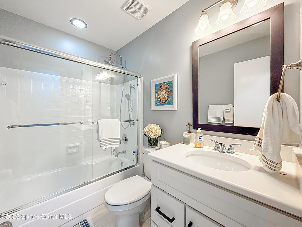 5040 Harmony Circle, Vero Beach, FL 32967