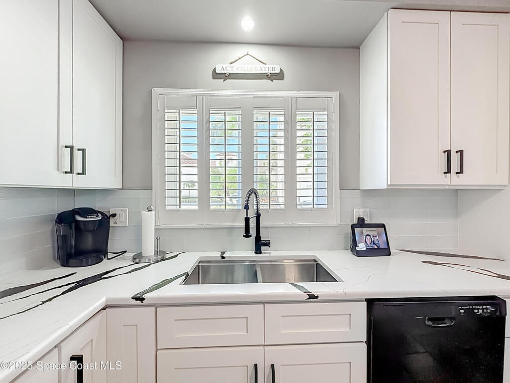 5040 Harmony Circle, Vero Beach, FL 32967