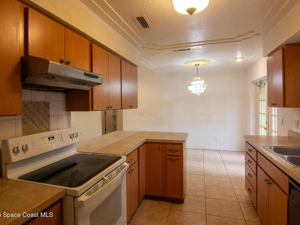 981 Palmer Street, Rockledge, FL 32955