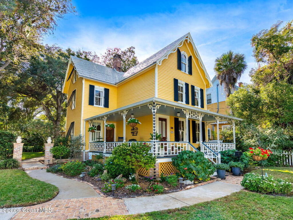 27 Barton Avenue, Rockledge, FL 32955