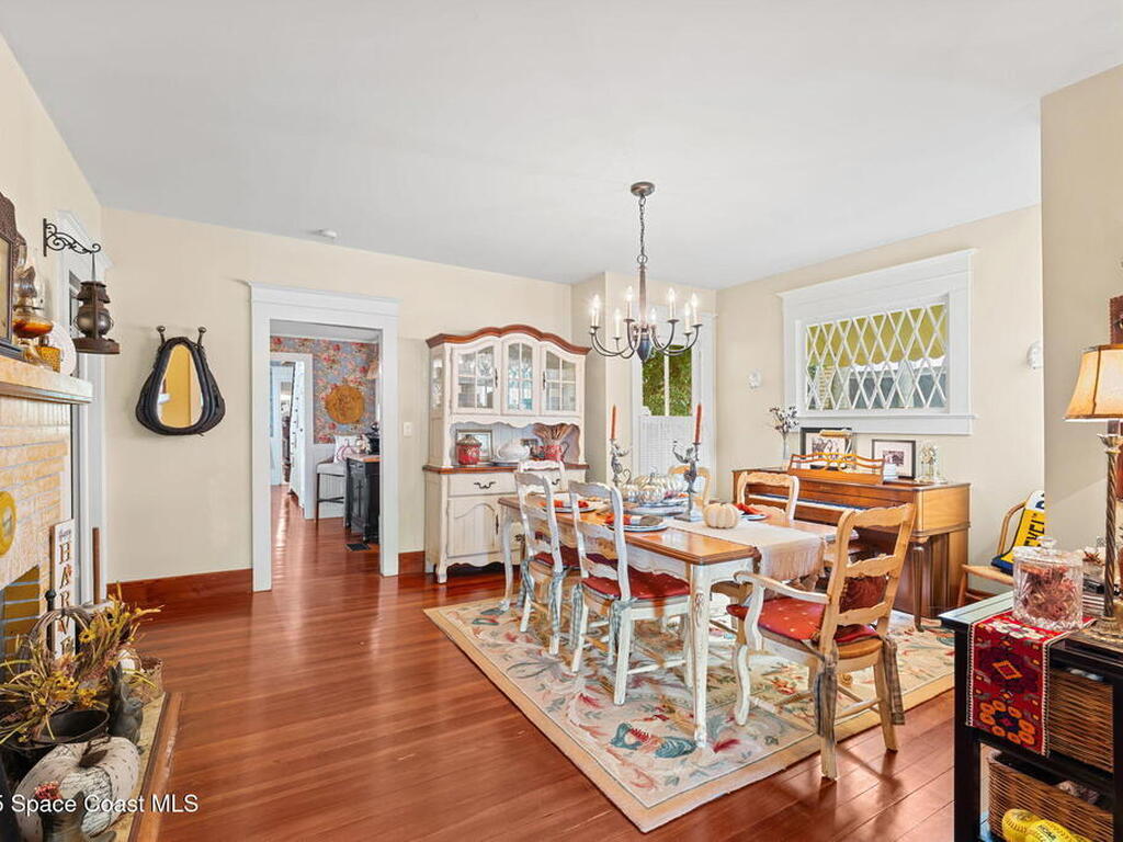 27 Barton Avenue, Rockledge, FL 32955