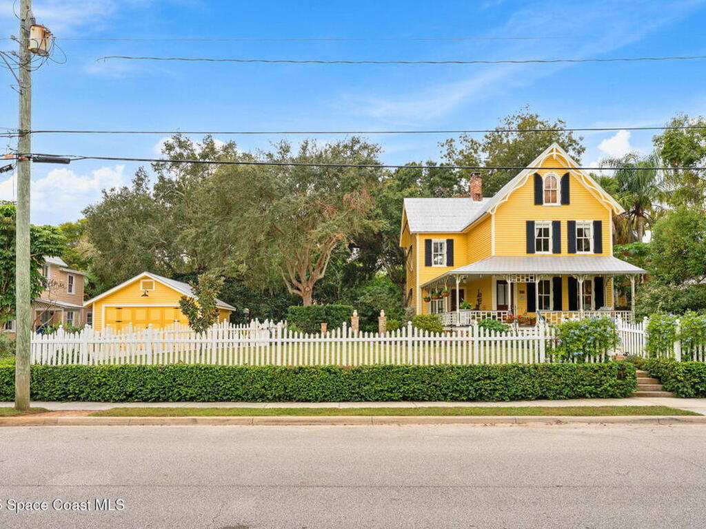 27 Barton Avenue, Rockledge, FL 32955