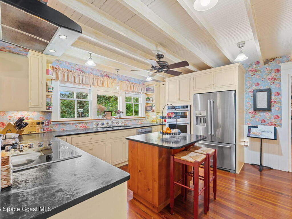 27 Barton Avenue, Rockledge, FL 32955