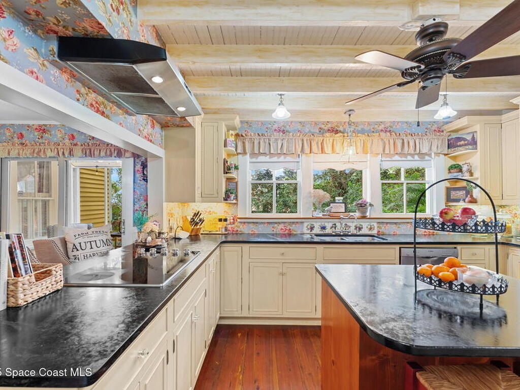 27 Barton Avenue, Rockledge, FL 32955