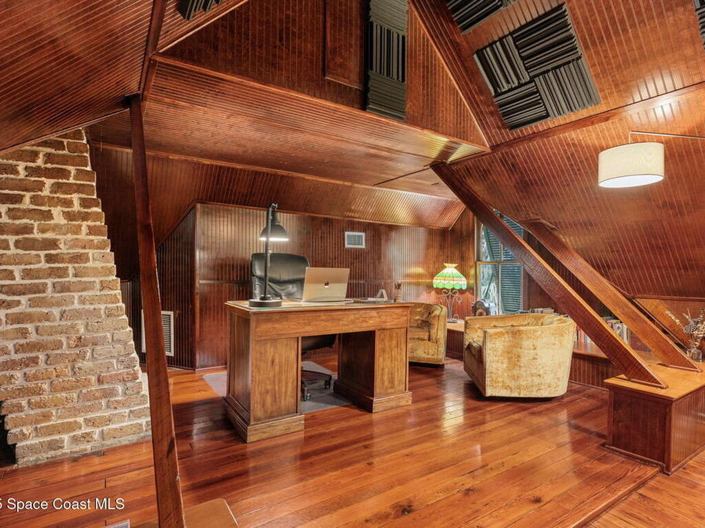 27 Barton Avenue, Rockledge, FL 32955