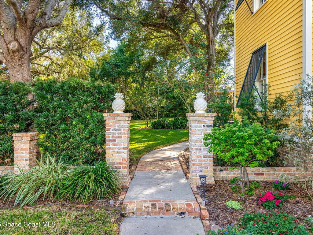 27 Barton Avenue, Rockledge, FL 32955