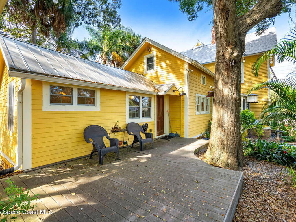 27 Barton Avenue, Rockledge, FL 32955