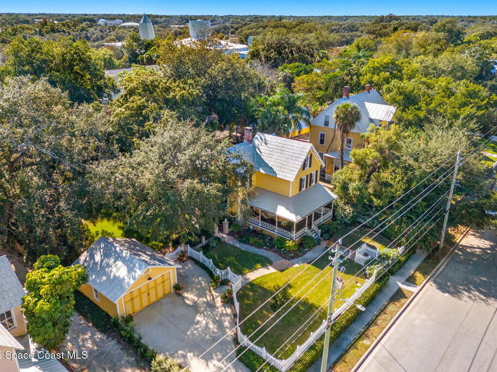 27 Barton Avenue, Rockledge, FL 32955