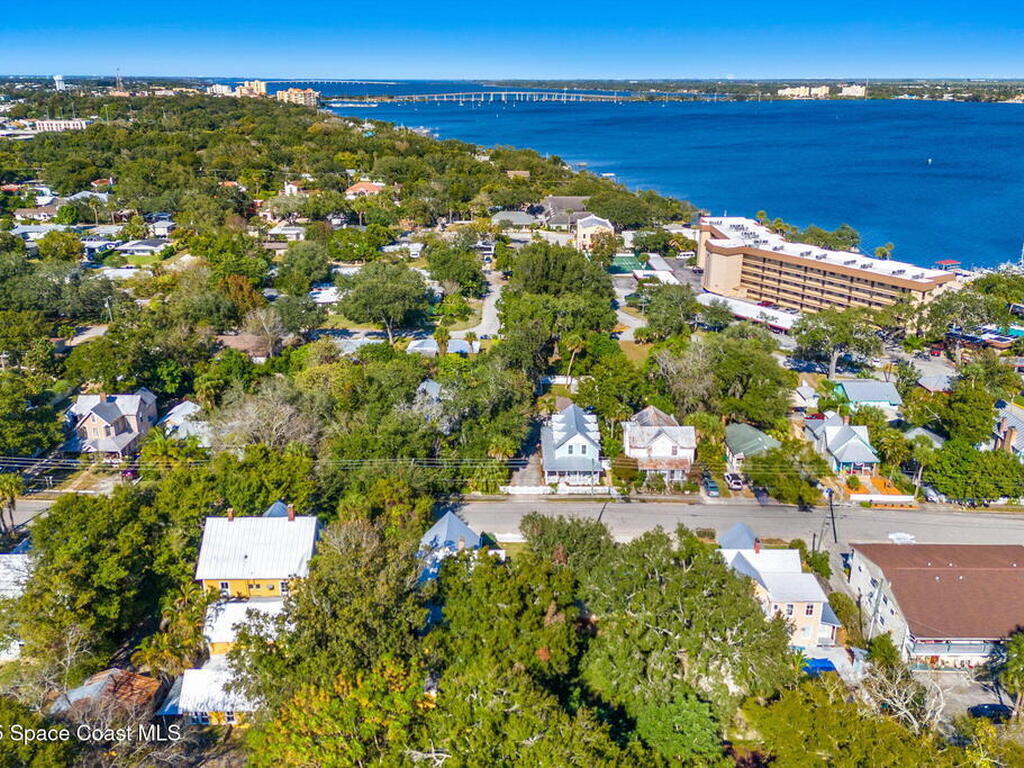 27 Barton Avenue, Rockledge, FL 32955