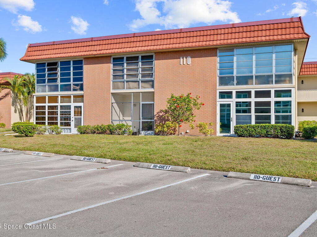 110 Springlake Court, Vero Beach, FL 32962