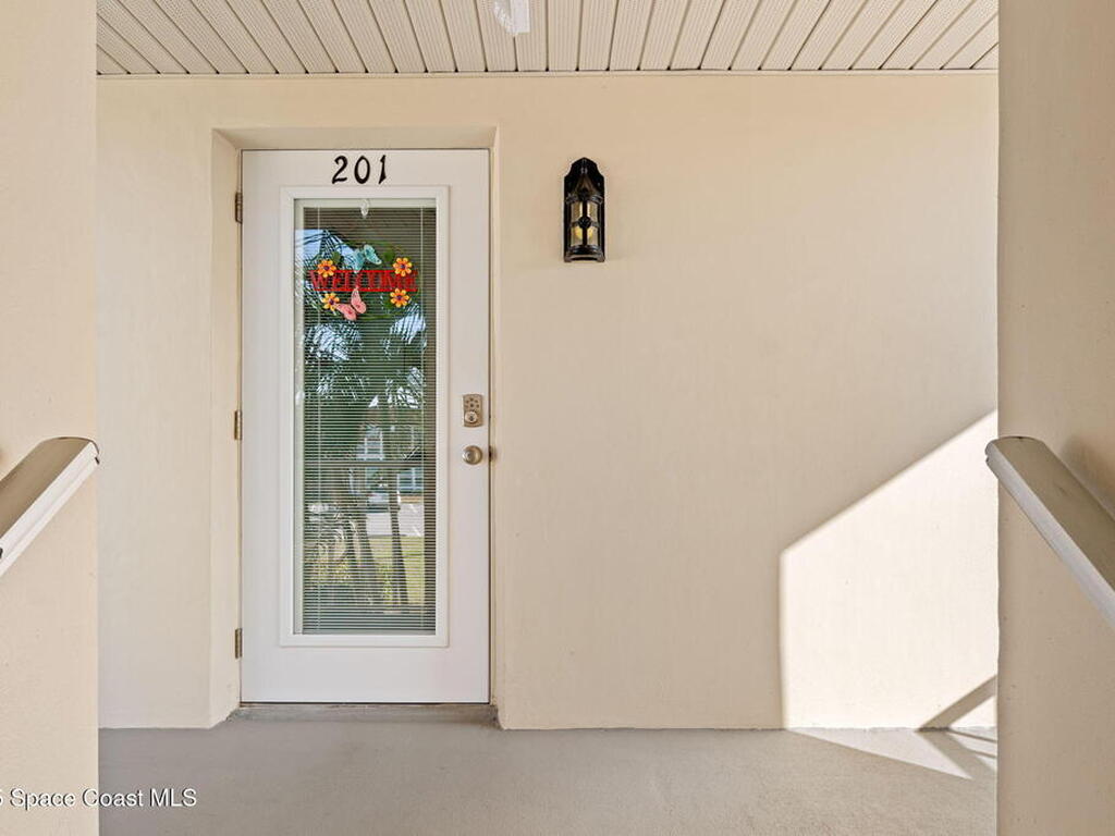 110 Springlake Court, Vero Beach, FL 32962