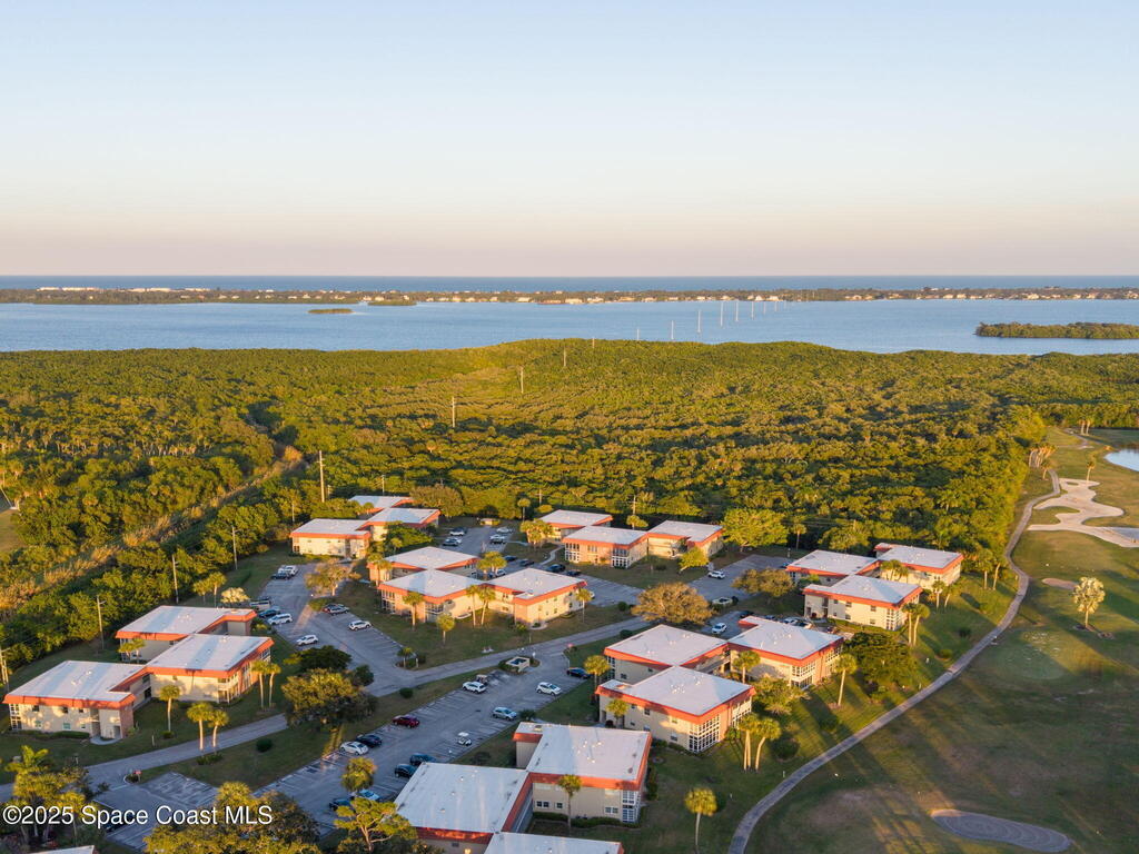 110 Springlake Court, Vero Beach, FL 32962